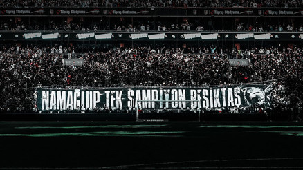 Beşiktaştan Galatasaraya olay paylaşım