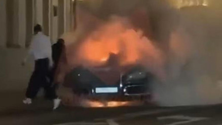 Putine suikast girişimi iddiası Filosundaki limuzin alev aldı Putine suikast girişimi iddiası Filosundaki limuzin alev aldı