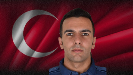Şüpheliyi yakaladığı sırada fenalaşan polis memuru şehit oldu