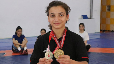 Milli güreşçi Şirin Aşkara, gözünü Avrupa şampiyonluğuna dikti