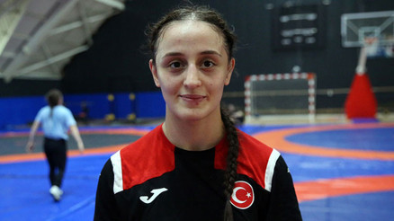 Milli güreşçi Selvi İlyasoğlu, Avrupa şampiyonluğu için mücadele ediyor