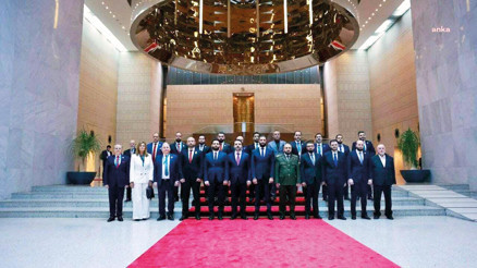 Suriye’de yeni dönemin kabinesi belli oldu