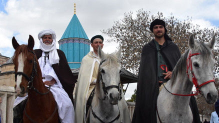 İspanyadan 5,5 ay önce at sırtında hac yolculuğuna çıkan hacı adayları Konya’ya ulaştı İspanyadan 5,5 ay önce at sırtında hac yolculuğuna çıkan hacı adayları Konya’ya ulaştı