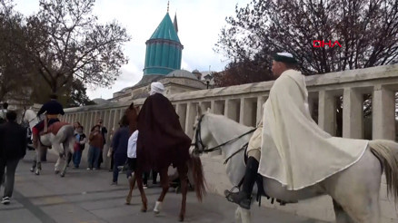 İspanyadan at sırtında hac yolculuğuna çıkan hacı adayları Konya’ya ulaştı İspanyadan at sırtında hac yolculuğuna çıkan hacı adayları Konya’ya ulaştı