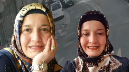 Kağıthanede korkunç kaza Otomobilin çarptığı kadının bacağı koptu, hastanede hayatını kaybetti