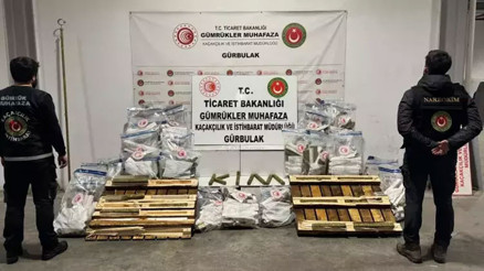 Sabiha Gökçen Havalimanı ve gümrük kapılarında uyuşturucu operasyonu Sabiha Gökçen Havalimanı ve gümrük kapılarında uyuşturucu operasyonu