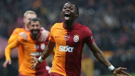 Galatasaraya Derrick Köhn müjdesi
