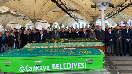 MHPli Yurdakulun acı günü: Babasını son yolculuğuna uğurladı