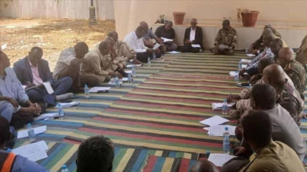 Sudanda 23 ay sonra ilk resmi toplantı: Yerde oturarak yapıldı Sudanda 23 ay sonra ilk resmi toplantı: Yerde oturarak yapıldı