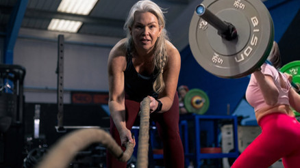 60 yaşında ama 100 kilo ağırlık kaldırıyor Vücut geliştirme yarışmalarına bile katıldı ‘Yaşlandıkça yokuş aşağı gitmek zorunda değilsiniz’