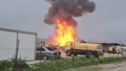 Geri dönüşüm tesisinde patlama sonrası yangın