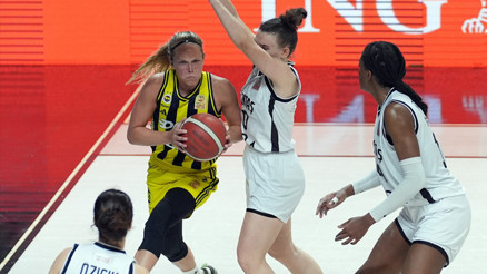 Fenerbahçe Opet, Beşiktaş BOAyı eleyerek finale yükseldi
