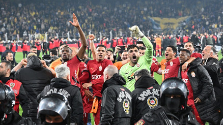 Galatasaray, tarihinde ilk kez Kadıköyde 2de 2 yaptı