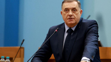 Sırp lider Dodik’e iki ülkeden yasak