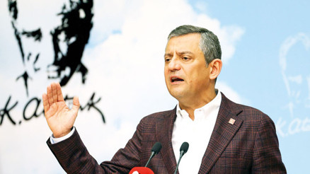 Özel’den kurultay yorumu: Bu bir meydan okuma