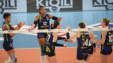 Fenerbahçe sert vermedi Kupa Voleyde final biletini kaptı
