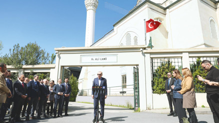 Cumhurbaşkanı Erdoğan: Türkiye dipdiri ayakta