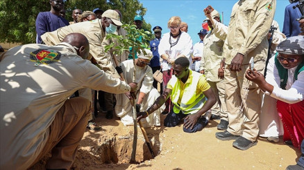 Senegal Cumhurbaşkanının eşinden Emine Erdoğanın Sıfır Atık Projesine destek