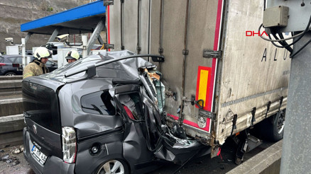 Pendikte otoyol gişelerinde yine kaza yine can kaybı Pendikte otoyol gişelerinde yine kaza yine can kaybı