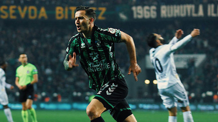 Ligde 12 maçtır kaybetmeyen Kocaelispor, zirvedeki yerini korudu