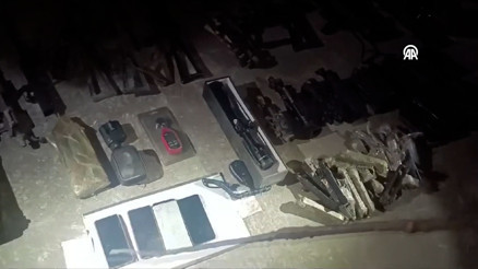 Pençe-Kilit Operasyonu bölgesinde teröristlere ait silah, mühimmat ve yaşam malzemesi ele geçirildi
