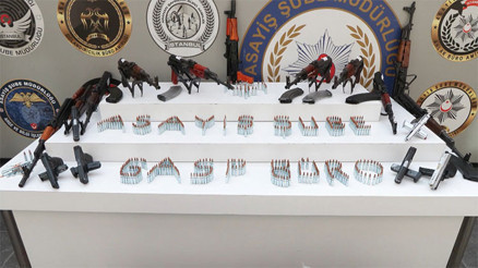 Haraç çetesinin cephaneliği ele geçirildi Haraç çetesinin cephaneliği ele geçirildi