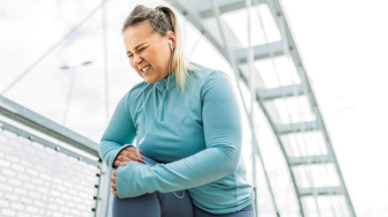 Obezite kadınların dizlerini yordu