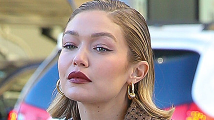 Keşke eşsiz güzelliği kadar sağlığı da yerinde olsaydı... Geceleri yastığa sarılıp ağlıyor