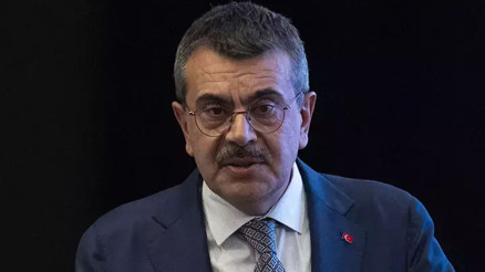 Milli Eğitim Bakanı Yusuf Tekinden okulların erken kapanacağı iddialarına yalanlama