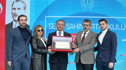 Yeni okula Selin’in adı verildi