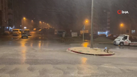 Nisan ayında kar sürprizi... Her yer beyaza büründü