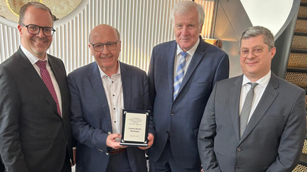 Martin Neumeyer’e onur plaketi