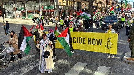 İsveç’te, Filistinli çocuk ve kadınları katleden İsrail protesto edildi