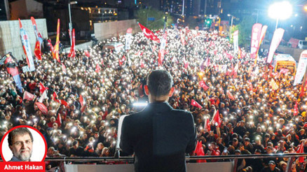 Yine de iyi idare ediyor Özgür Özel