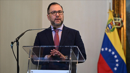Venezuela, ABDnin politikalarına tepki gösterdi: Gelmeleri için teşvik ettikleri insanları sınır dışı ediyorlar