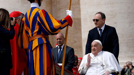 Vatikanda Palmiye Pazarı ayini: Tedavisi süren Papadan sürpriz