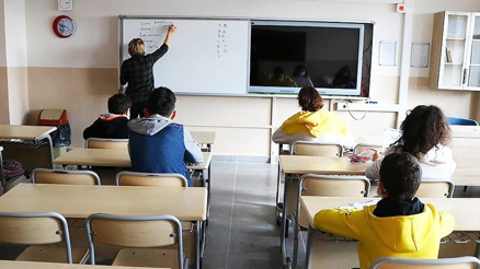 Öğretmen ataması ve tayin iddialarına İstanbul Valiliğinden açıklama Öğretmen ataması ve tayin iddialarına İstanbul Valiliğinden açıklama