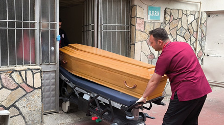 Cezavinden izinli çıktı; eski eşini öldürüp erkek arkadaşını yaraladı Tutuklanan katilin ifadesi ortaya çıktı: Birlikte görünce öfkeye kapıldım Cezavinden izinli çıktı; eski eşini öldürüp erkek arkadaşını yaraladı Tutuklanan katilin ifadesi ortaya çıktı: Birlikte görünce öfkeye kapıldım
