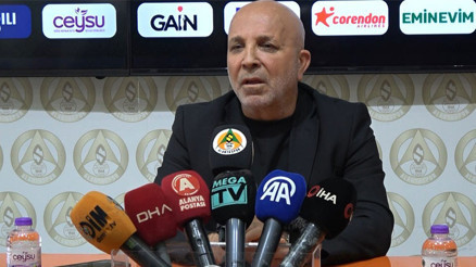 Alanyaspor Başkanı Hasan Çavuşoğlu: Zor günlerinde de bırakıp giden bir yönetim değiliz