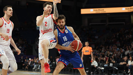 Anadolu Efes, Bahçeşehir karşısında 3 farkla galip