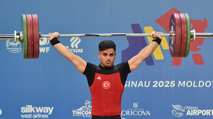 Kaan Kahriman halterde Avrupa şampiyonu