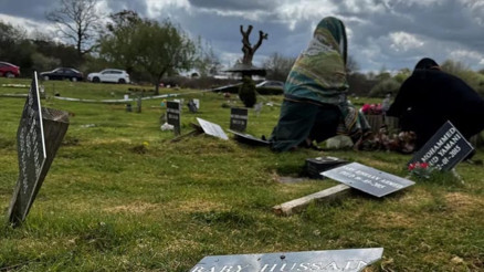 İngilteredeki mezarlıkta çirkin saldırı: Çoğu Müslüman çocuklara ait