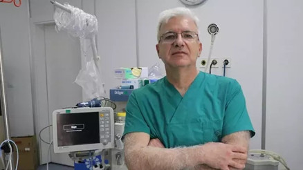 34 yıllık genel cerrah, sağlık çalışanlarına şiddet olayları artınca avukat oldu