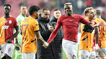 Galatasaray, Moraisin Bodrumuna karşı