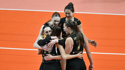 Vakıfbank final serisinde öne geçti Fenerbahçe Medicana 4 sette kaybetti