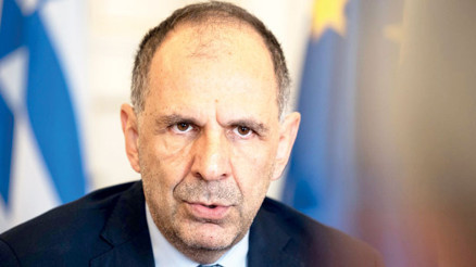 Haritadan bir gün sonra Yunan bakandan ‘orta yol’ mesajı