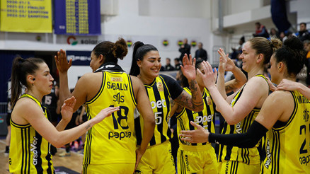 Fenerbahçe, seride 2-0 öne geçti