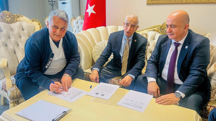 Kardeşler buluştu, imzalar atıldı