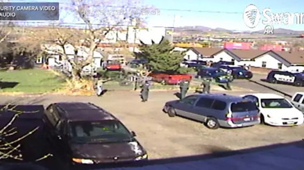 ABD’de polisin öldürdüğü otizmli gencin vurulma anını gösteren resmi video kaydı paylaşıldı