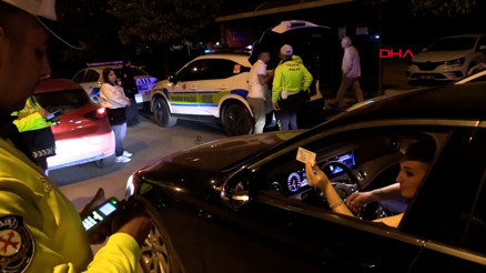 Trafik polislerinden alkol denetimi: Alkollü sürücü, polislere zor anlar yaşattı